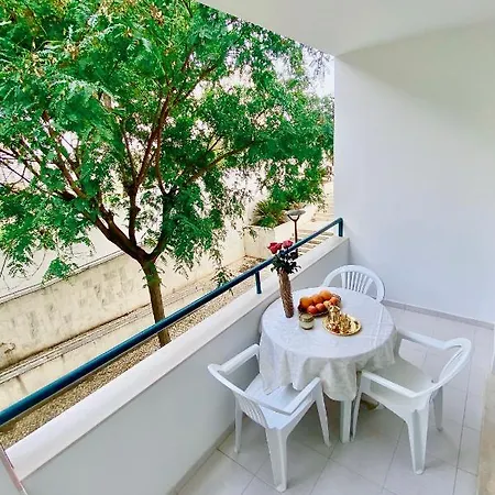 Center Oura Beach Apartment